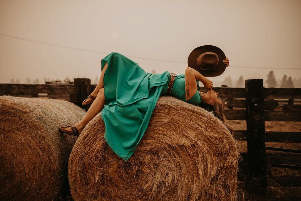The Ella & the Ona Cowhide Sandals - Stiefeld Boots